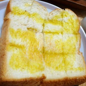 簡単＊食パンで、ガーリックラスク